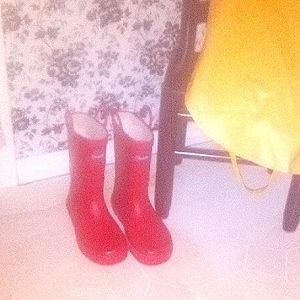 KomForme Kids Rain Boots Waterproof Rubber Matte Boots Easy-on Handles Red